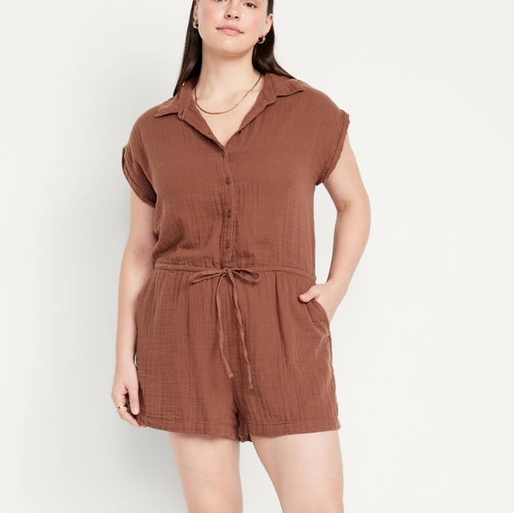 Old Navy Pants - Waist-Defined Crinkle Gauze Romper -- 3-inch inseam